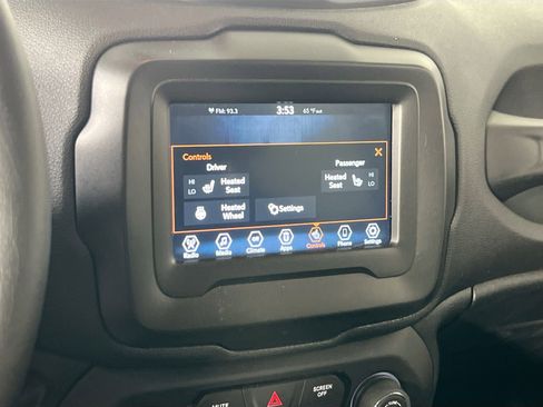 Used 2019 Jeep Renegade Altitude w/ Quick Order Package 2XM image 18