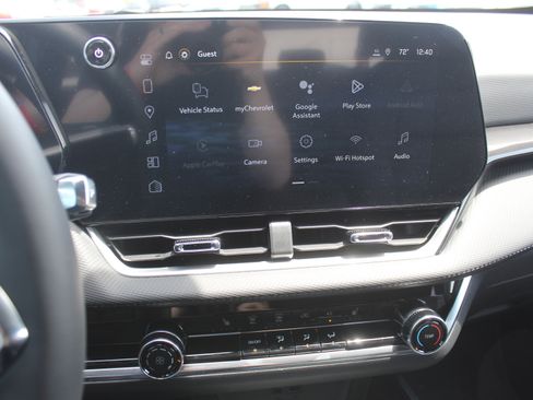 New 2026 Chevrolet Equinox LT w/ Safety and Technology Package AWD/4WD image 12