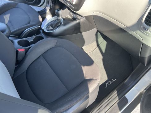 Used 2017 Kia Soul image 34