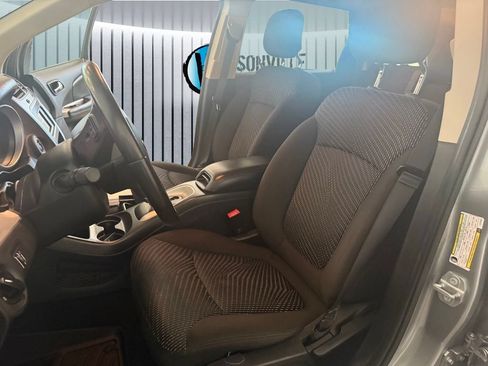 Used 2020 Dodge Journey SE w/ SE Popular Equipment Group FWD image 21