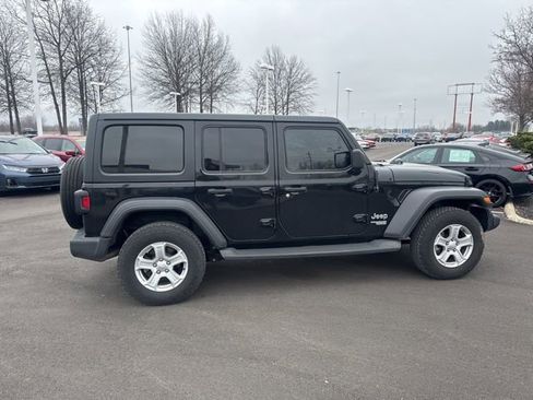 Used 2019 Jeep Wrangler Unlimited Sport S image 9