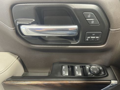 Used 2019 GMC Sierra 1500 SLT w/ SLT Premium Plus Package AWD/4WD image 32