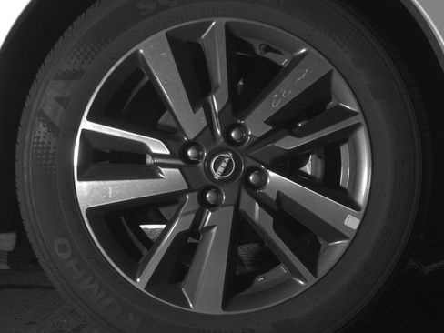 Used 2025 Nissan Versa SV image 13