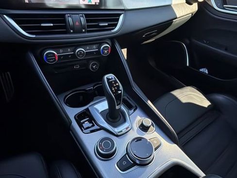 Used 2023 Alfa Romeo Giulia Veloce image 14