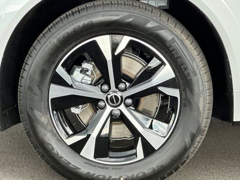 New 2026 Volvo XC60 B5 Core w/ Protection Package Premier image 24