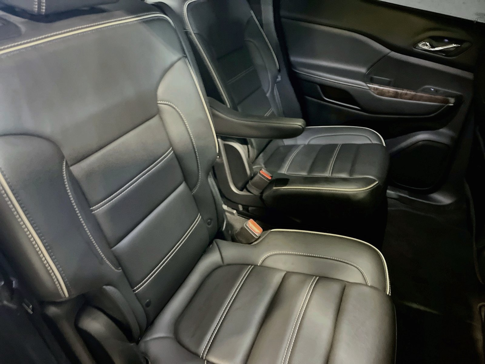 Used 2023 GMC Acadia AT4 w/ Preferred Package AWD/4WD image 29