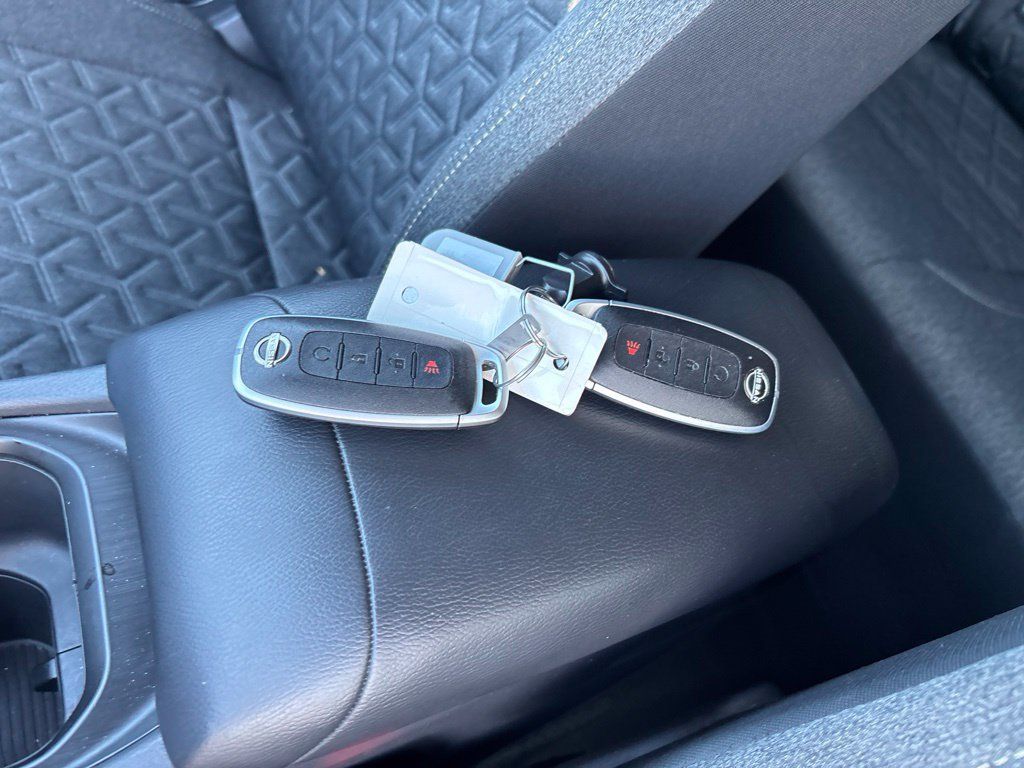 Used 2026 Nissan Kicks SV FWD image 16