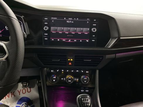 Used 2022 Volkswagen Jetta GLI Autobahn image 9