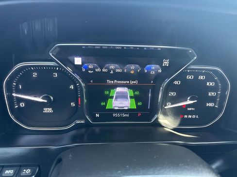 Certified 2020 GMC Sierra 2500 Denali w/ Denali Ultimate Package AWD/4WD image 18