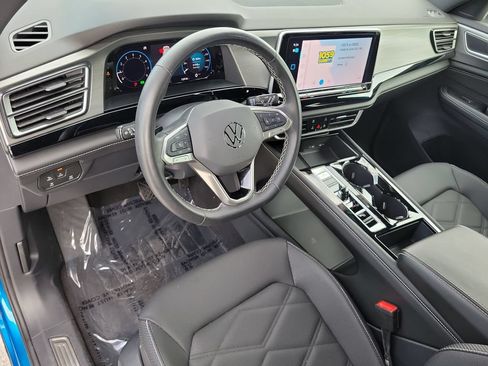 Used 2024 Volkswagen Atlas Cross Sport SE FWD image 13