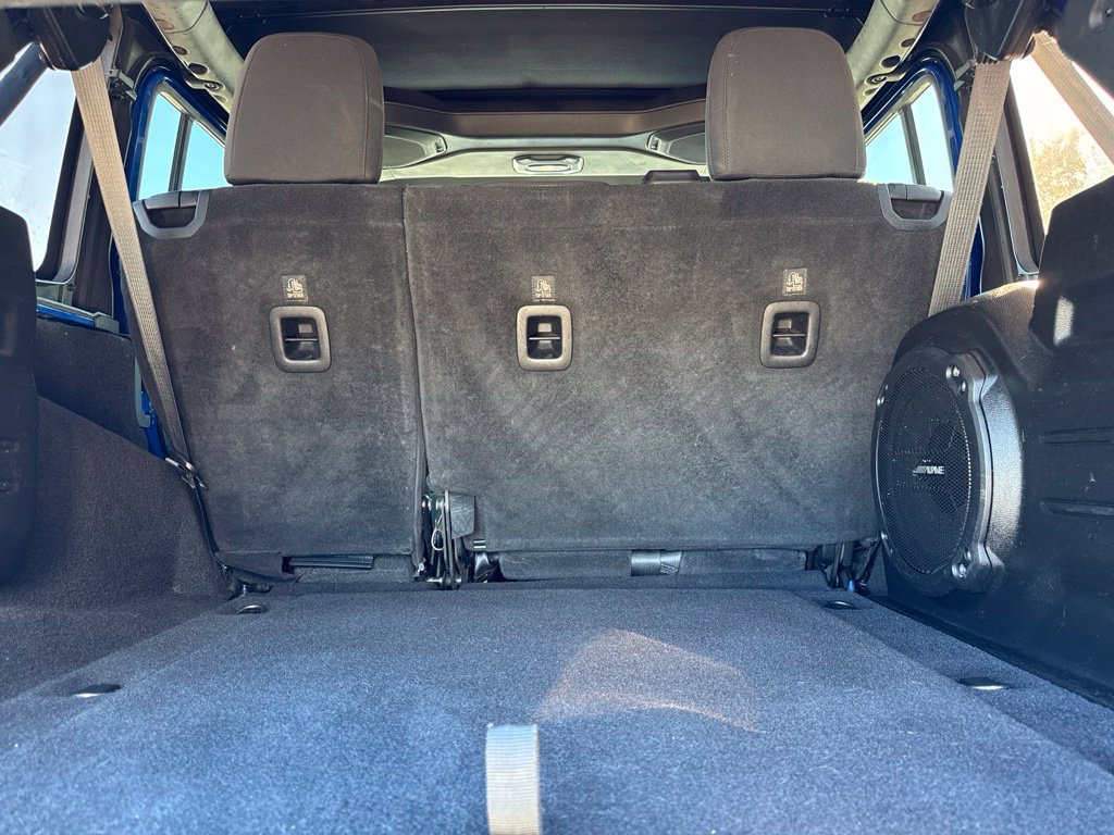 Used 2018 Jeep Wrangler Unlimited Rubicon AWD/4WD image 16