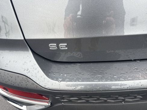 New 2026 Volkswagen Taos SE FWD image 7