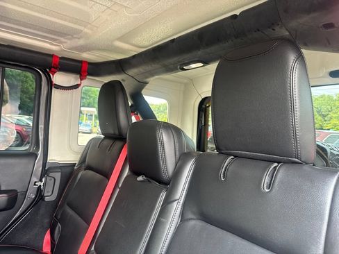 Used 2020 Jeep Wrangler Unlimited Rubicon w/ Quick Order Package 28Y Recon AWD/4WD image 25