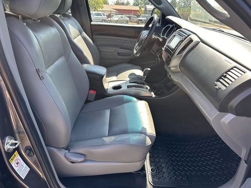 Used 2015 Toyota Tacoma 4x4 Double Cab image 23