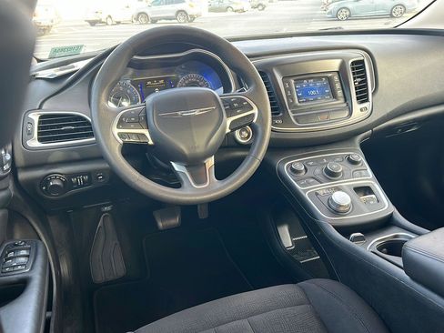 Used 2016 Chrysler 200 Limited image 18