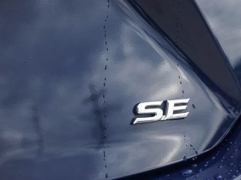 Used 2025 Toyota Camry SE FWD image 8