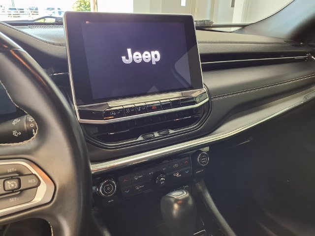 Used 2022 Jeep Compass High Altitude AWD/4WD image 11