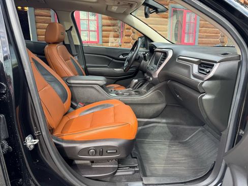 Used 2017 GMC Acadia SLT AWD/4WD image 13
