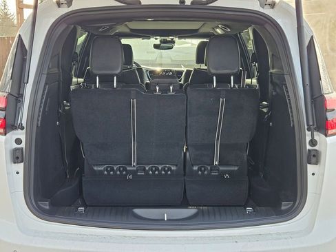 New 2026 Chrysler Pacifica Limited image 10