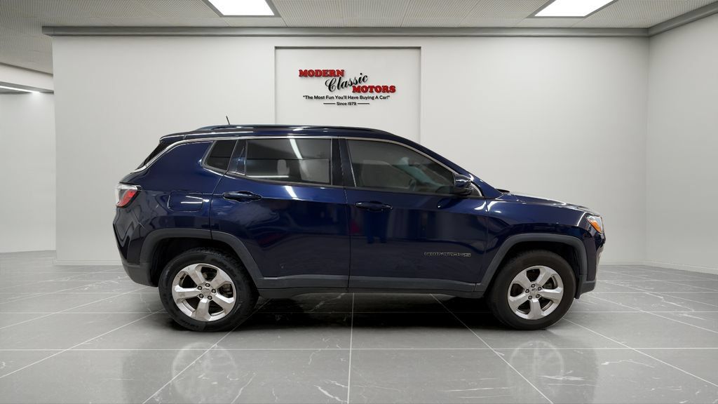 Used 2018 Jeep Compass Latitude w/ Popular Equipment Group AWD/4WD image 6