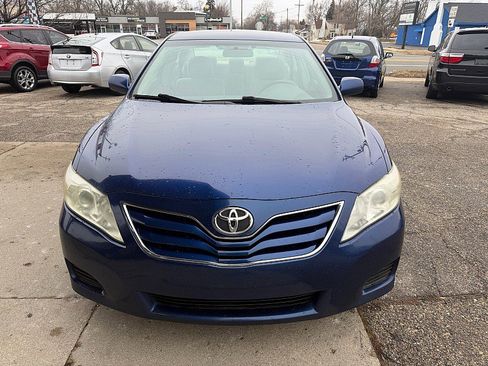 Used 2011 Toyota Camry image 7