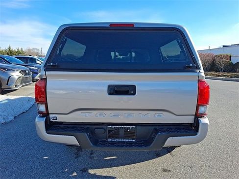 Certified 2020 Toyota Tacoma SR image 5