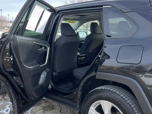 Used 2020 Toyota RAV4 XLE image 30