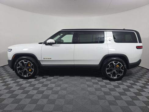 Used 2024 Rivian R1S Adventure AWD/4WD image 2