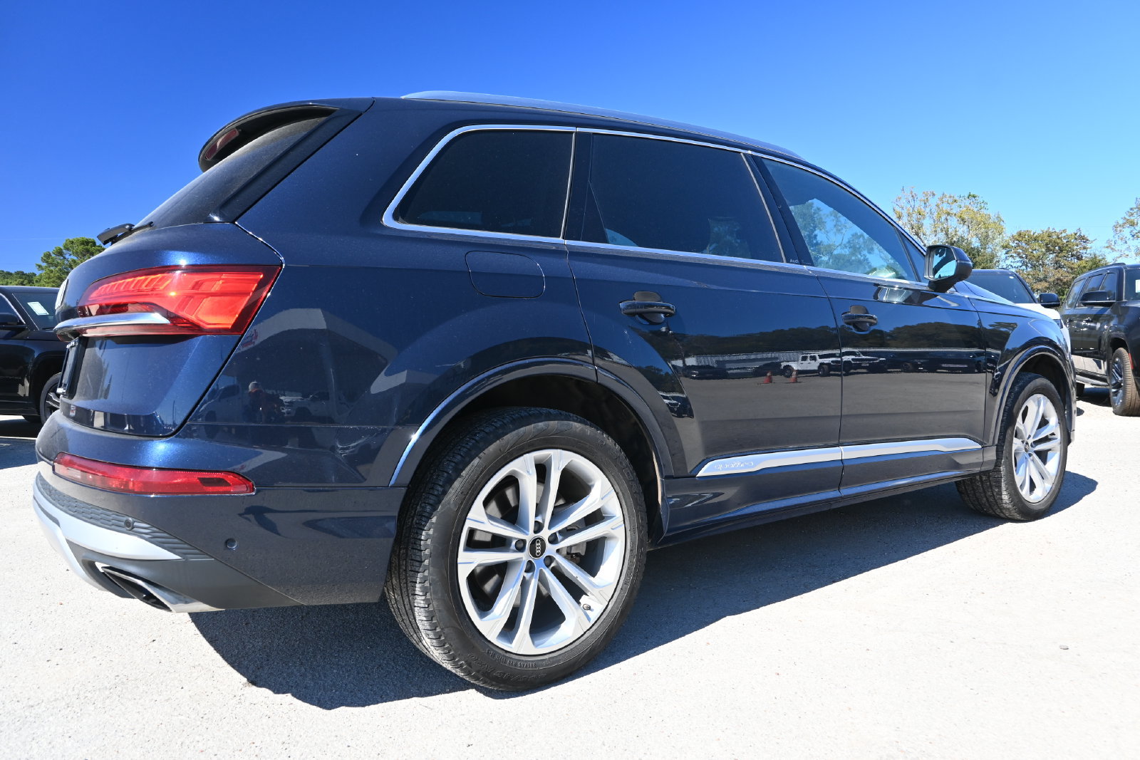 Used 2025 Audi Q7 3.0T Premium Plus AWD/4WD image 2