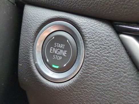 Used 2024 Cadillac XT4 Premium Luxury FWD image 31