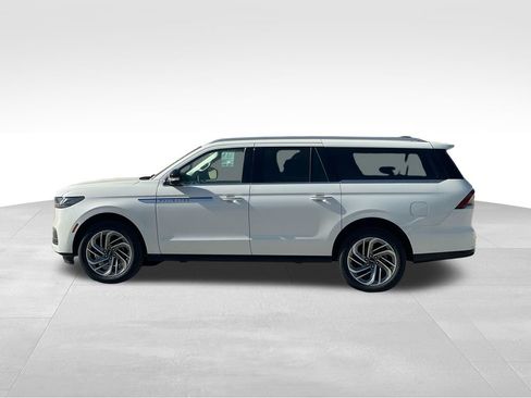 New 2026 Lincoln Navigator L Reserve image 2