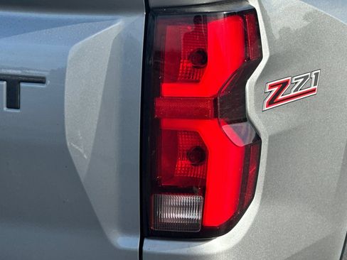 Used 2024 Chevrolet Colorado Z71 w/ Z71 Convenience Package 2 AWD/4WD image 47