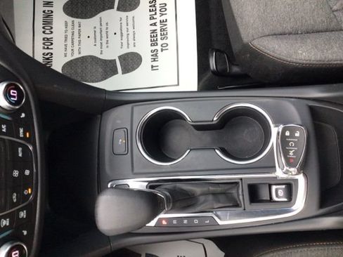 Used 2024 Chevrolet Equinox LT AWD/4WD image 14