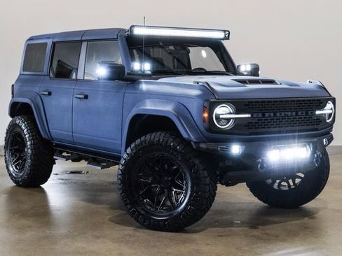 Used 2025 Ford Bronco Badlands image 5