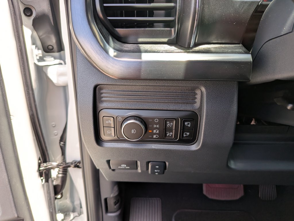 New 2026 Ford F250 Lariat w/ Black Appearance Package AWD/4WD image 40