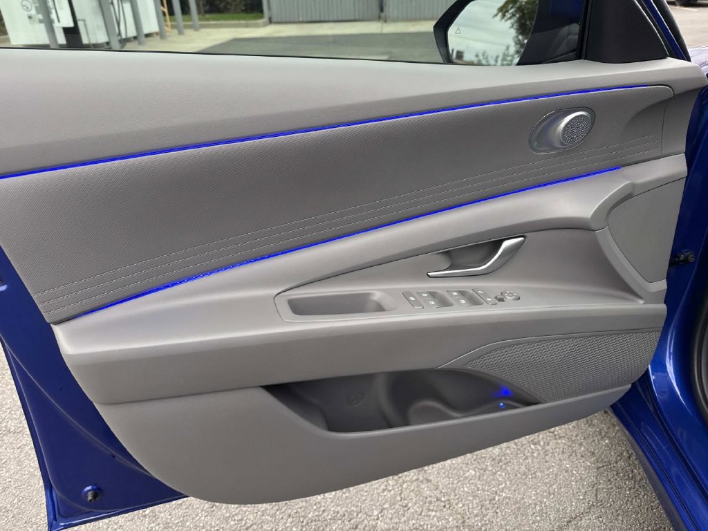 Used 2024 Hyundai Elantra SEL FWD image 9