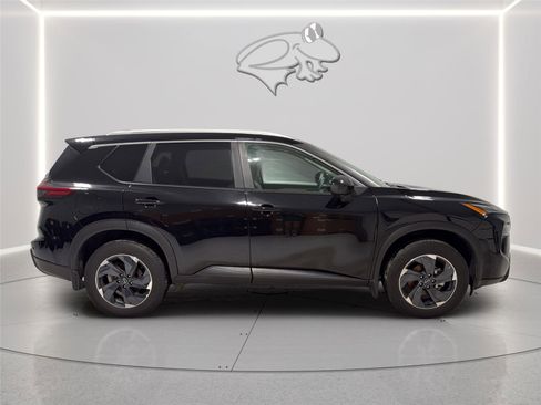 Used 2024 Nissan Rogue SV w/ SV Premium Package FWD image 7