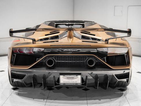 Used 2021 Lamborghini Aventador SVJ AWD/4WD image 8