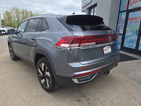 Used 2024 Volkswagen Atlas Cross Sport SE AWD/4WD image 7