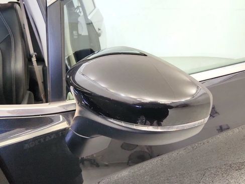 Used 2023 Chrysler Pacifica Touring-L FWD image 37