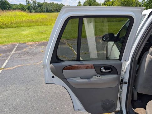Used 2005 Isuzu Ascender S RWD image 28