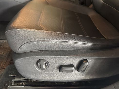 Used 2017 Volkswagen Passat 1.8T R-Line image 9