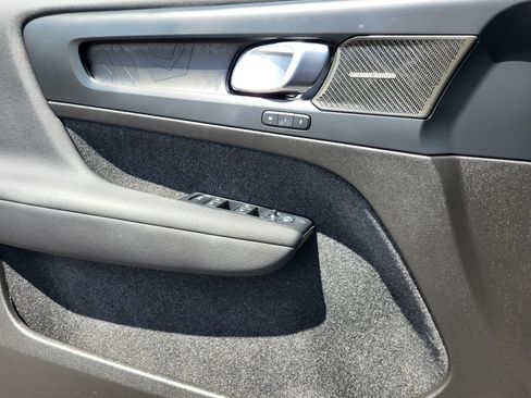 Certified 2023 Volvo C40 P8 Recharge Ultimate w/ Protection Package Premier AWD/4WD image 19