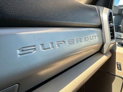 Certified 2019 Ford F250 Lariat w/ Lariat Ultimate Package AWD/4WD image 23