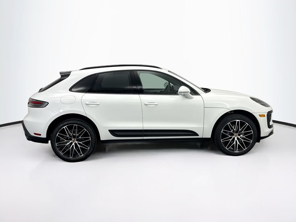 Used 2026 Porsche Macan AWD/4WD image 8