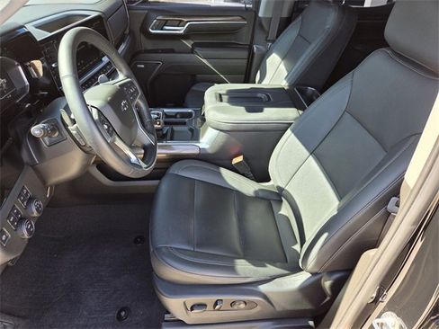 Used 2022 Chevrolet Silverado 1500 LT Trail Boss w/ Convenience Package II image 10