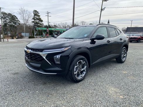 New 2026 Chevrolet Trax LT w/ Driver Confidence Package image 7