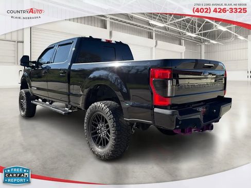 Used 2022 Ford F350 Lariat w/ Black Appearance Package image 3