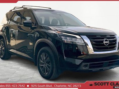 Used 2022 Nissan Pathfinder SV