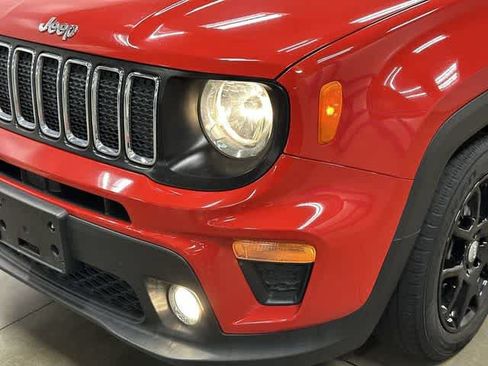 Used 2019 Jeep Renegade Latitude FWD image 30